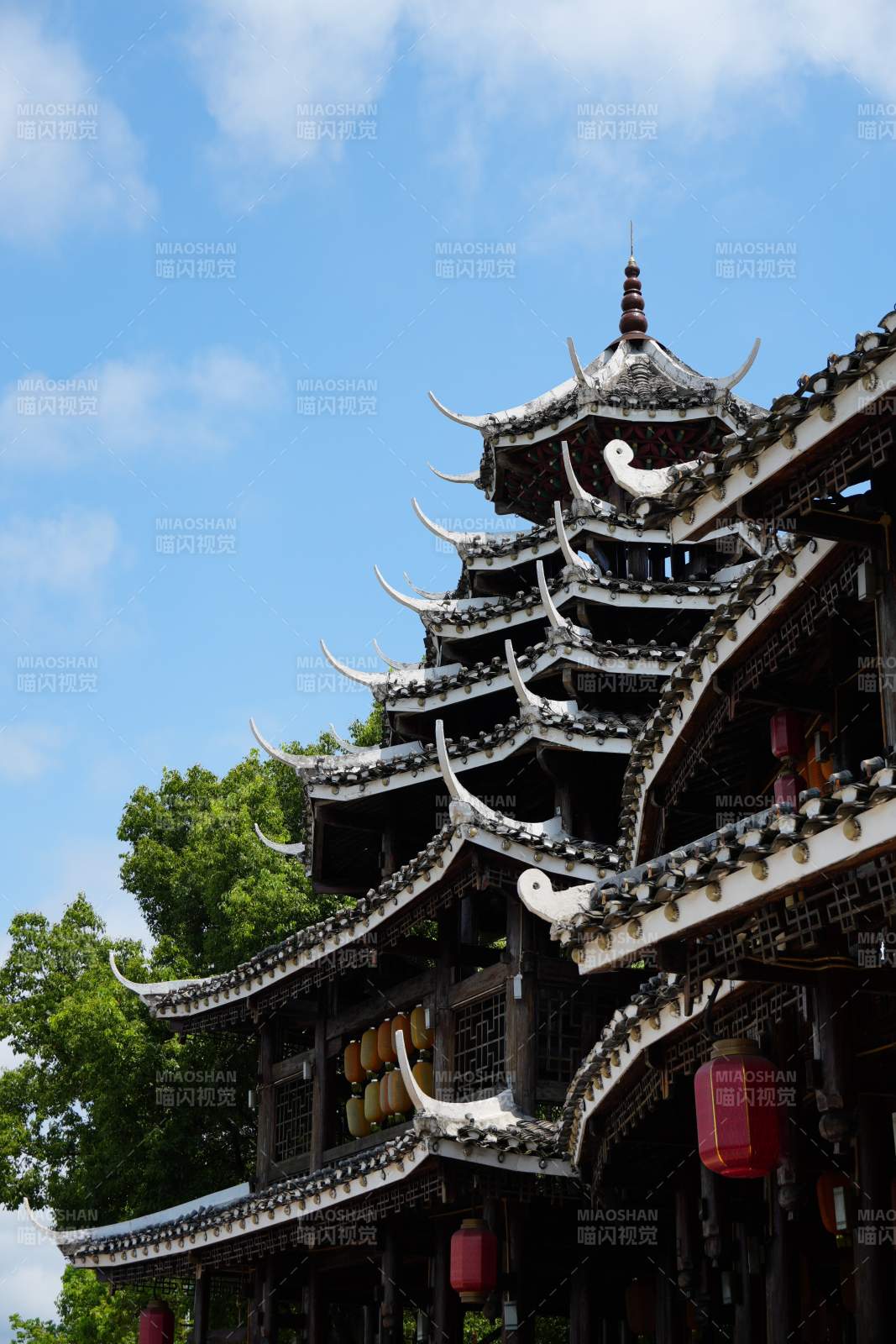 飞檐翘角古建筑图片