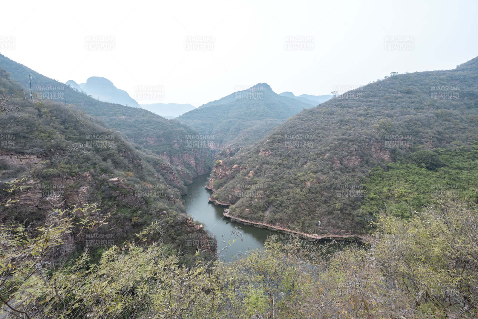 山水峡谷风光图片