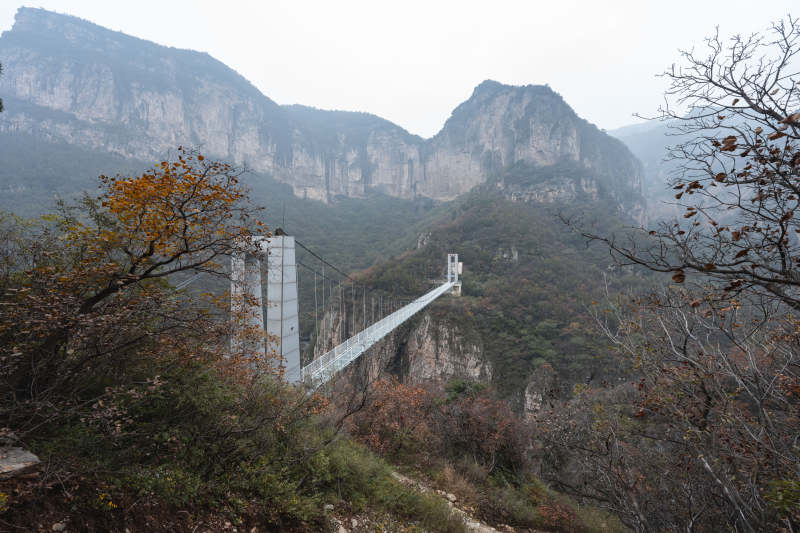 山间玻璃桥图片