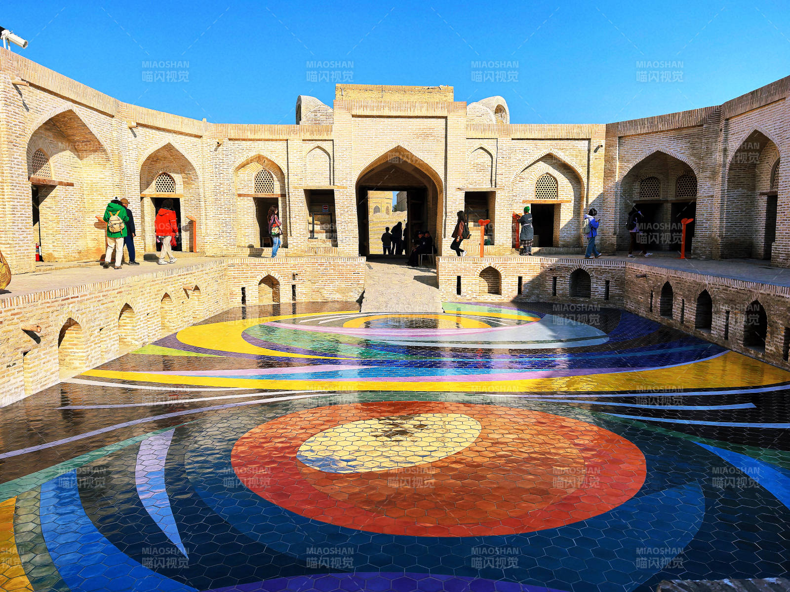 彩色庭院古建筑图片