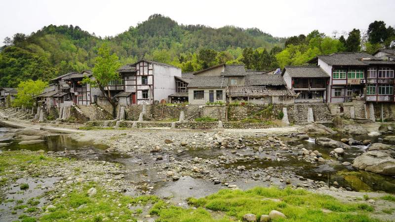山水古村静谧景图片