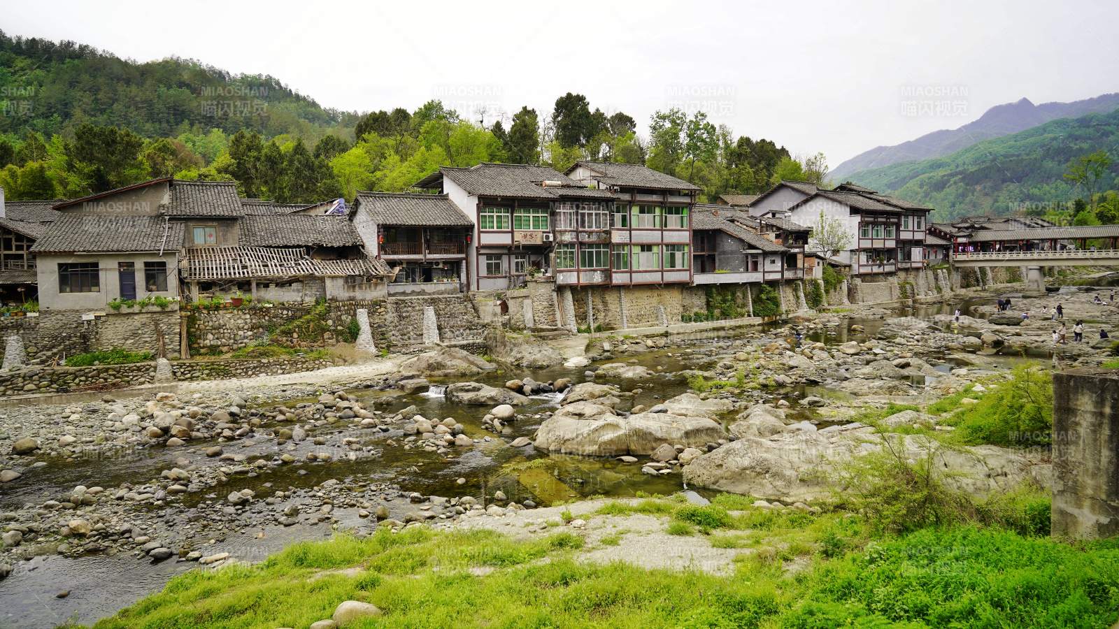 山水古镇风光图片