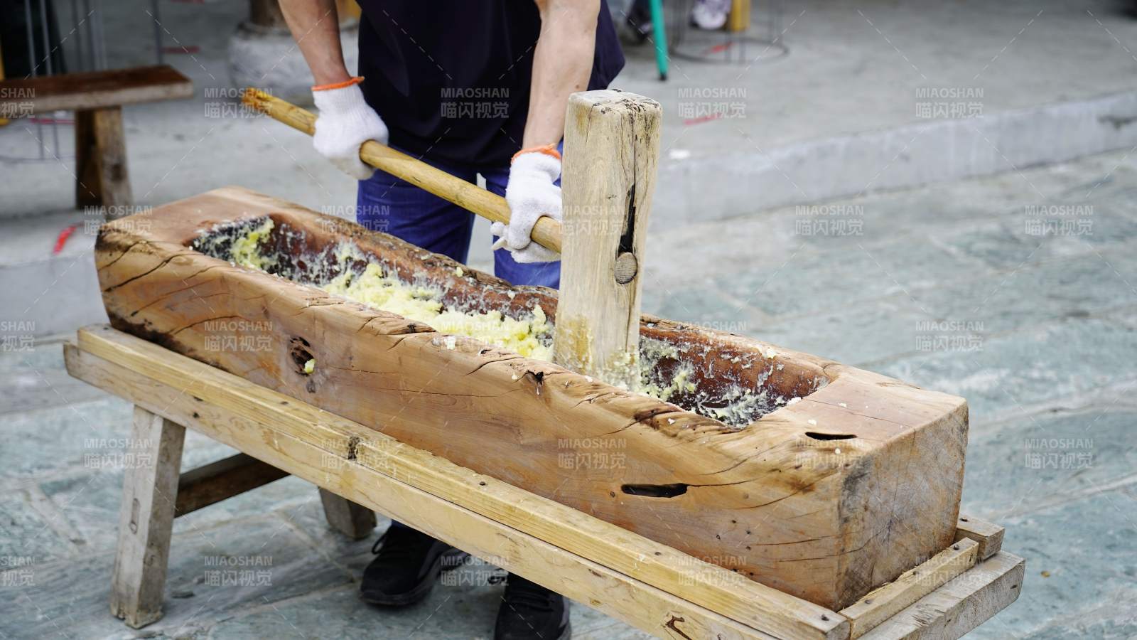 木棺制作现场图片