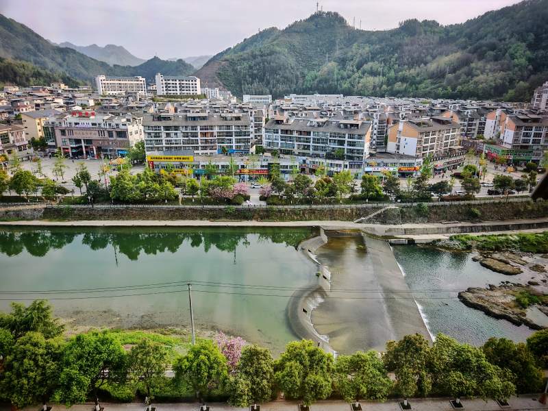 山水小镇风光图片