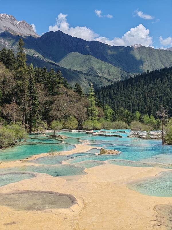 碧水映青山图片