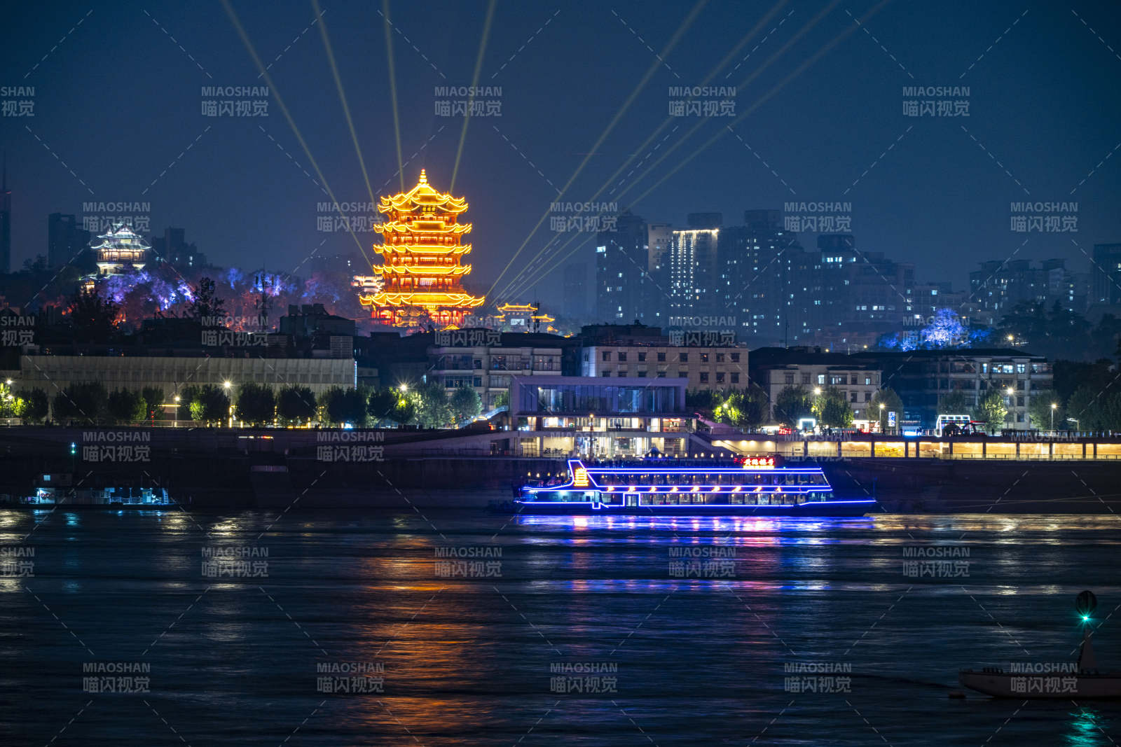 夜游黄鹤楼图片