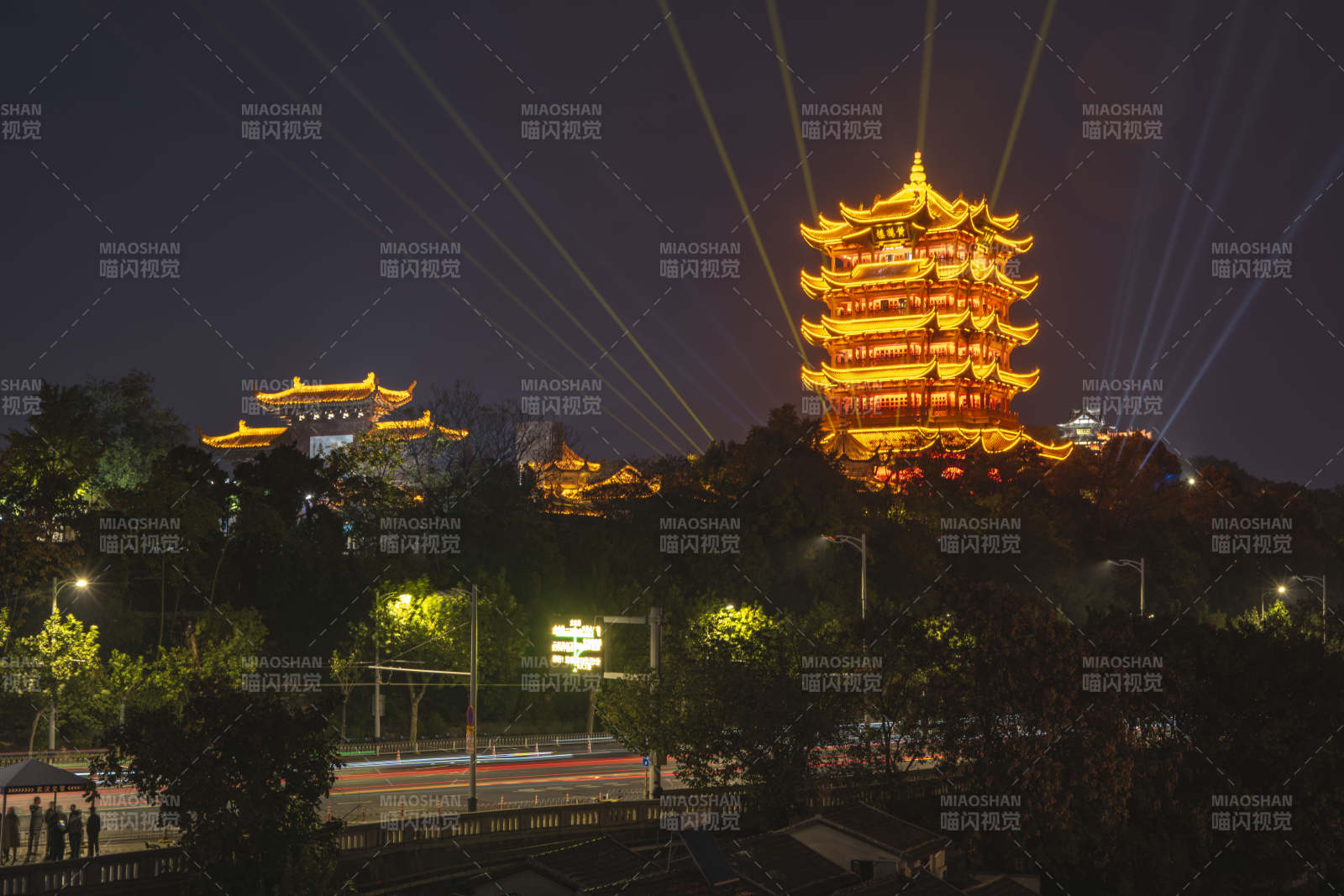 夜景黄鹤楼璀璨图片