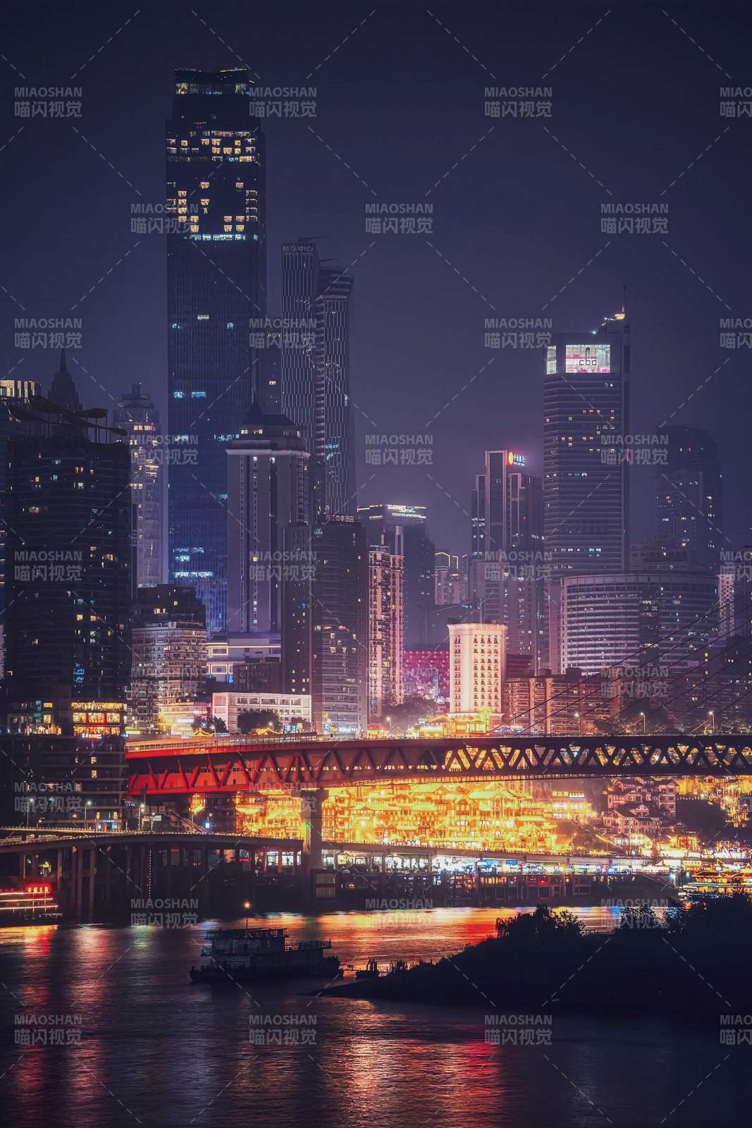 夜幕下的城市灯火图片