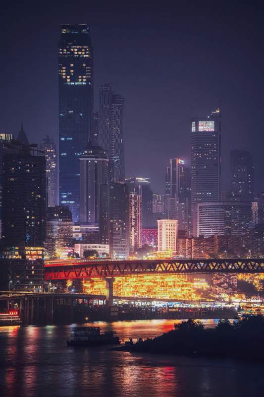 夜幕下的城市灯火图片