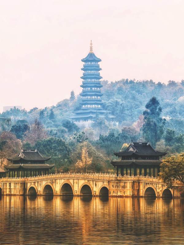 西湖雷峰塔景图片