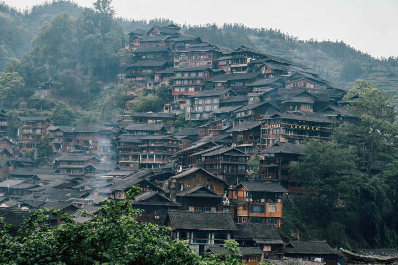 山间古寨 层层叠叠图片