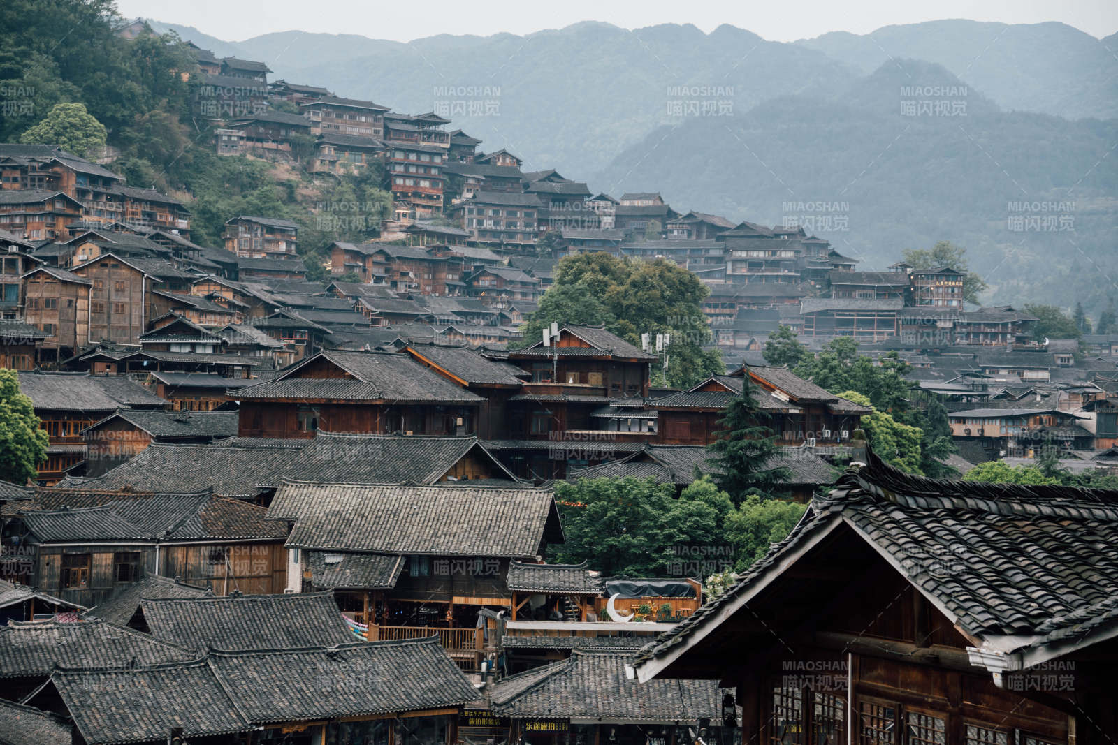 山间古寨风光图片