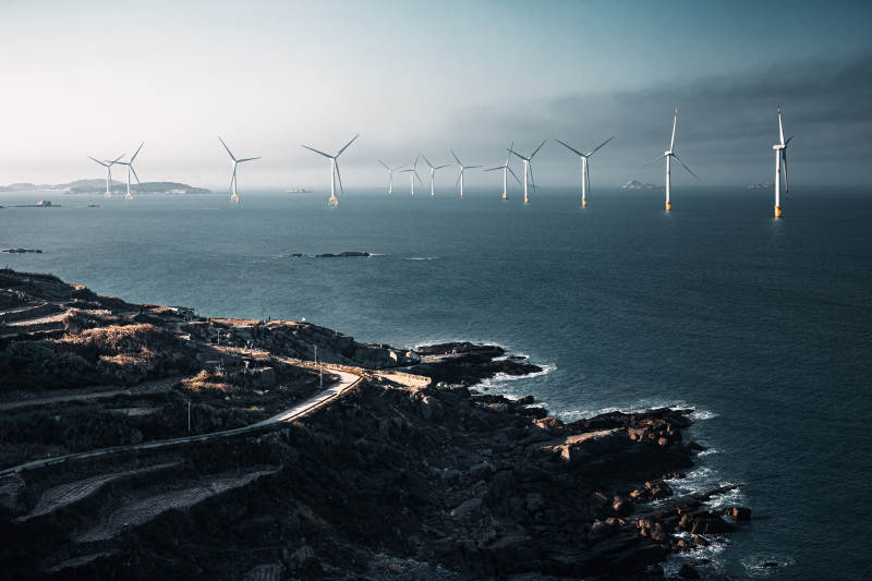 海上风车群图片