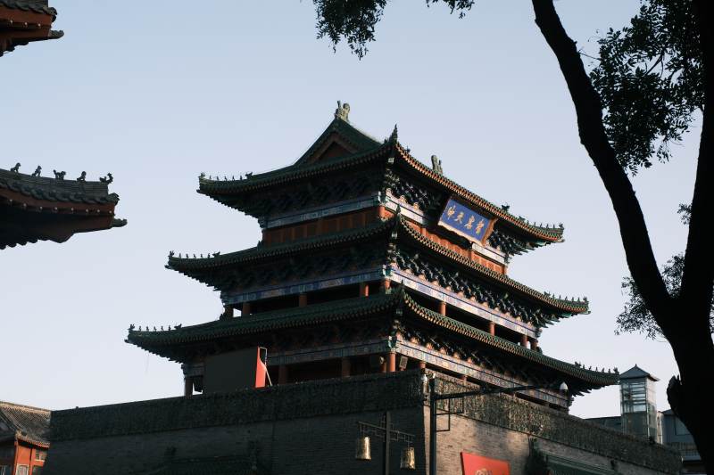 古塔巍峨 飞檐翘角图片