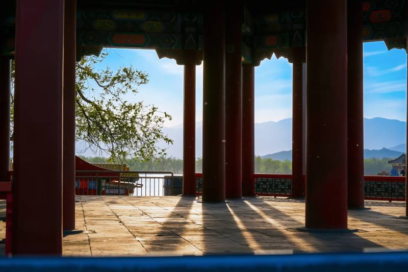 古亭远山景色图片