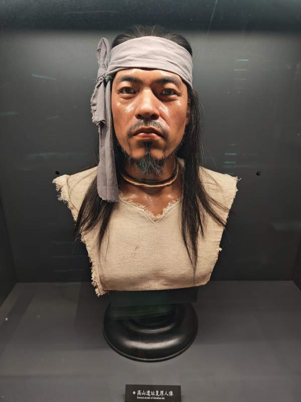高山族复原人像图片