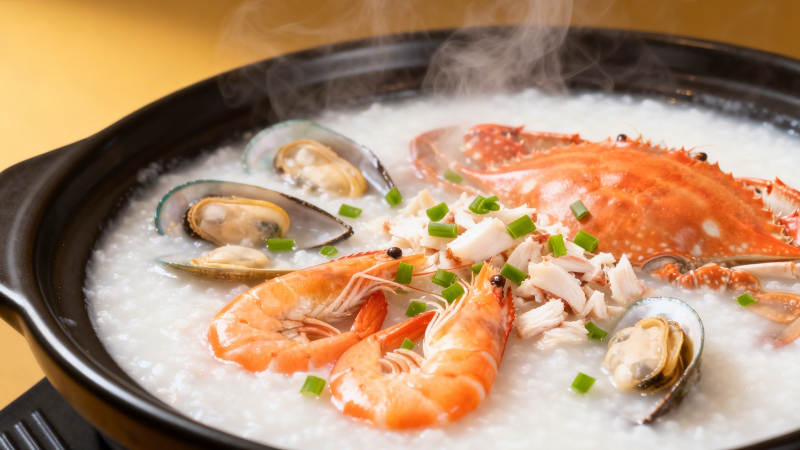 海鲜粥热气腾腾图片