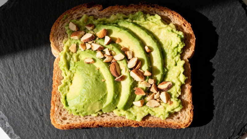 牛油果吐司图片