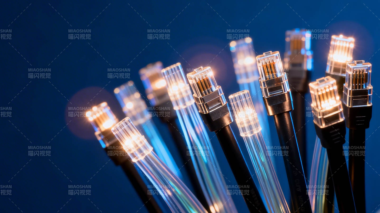 光纤连接器特写图片