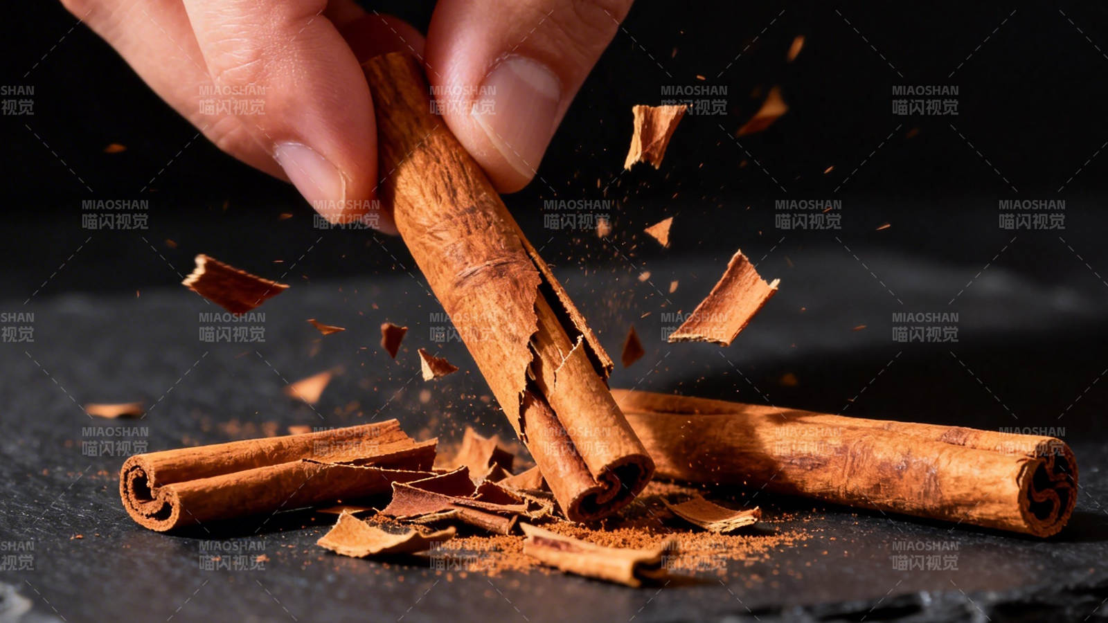 掰开肉桂棒图片