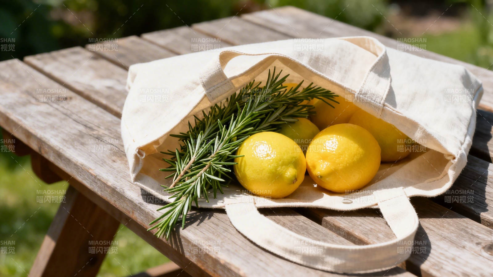 柠檬与迷迭香的静谧时光图片