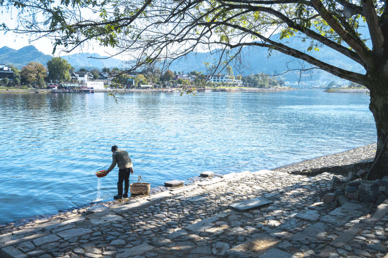 安徽泾县桃花潭潭畔居民图片