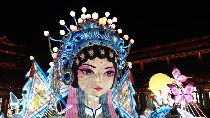 台儿庄古城 元宵花灯映古韵图片