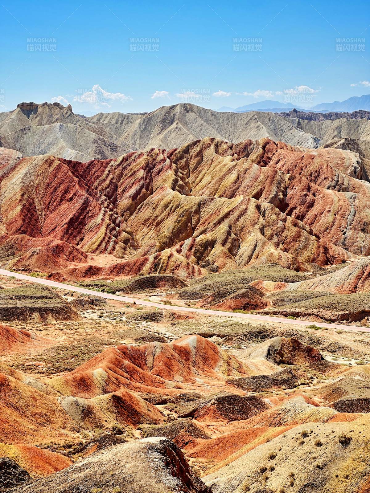 七彩丹霞地貌图片