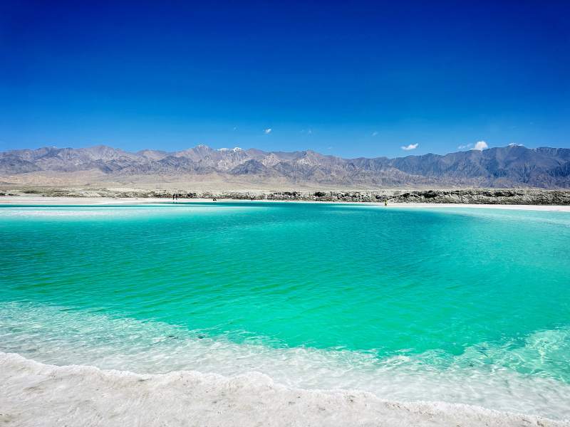 碧海蓝天 山峦远眺图片