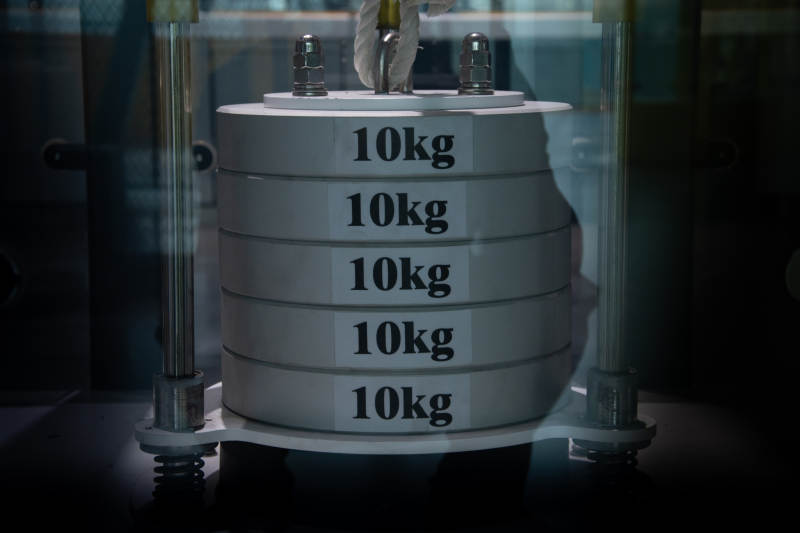 五块十公斤砝码图片