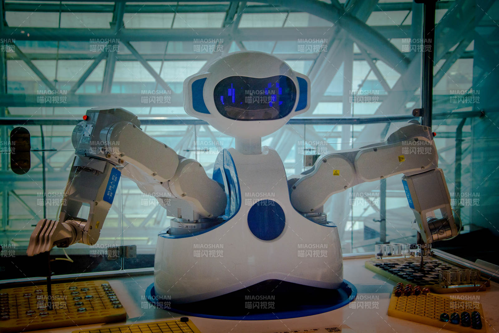 未来机器人展示图片