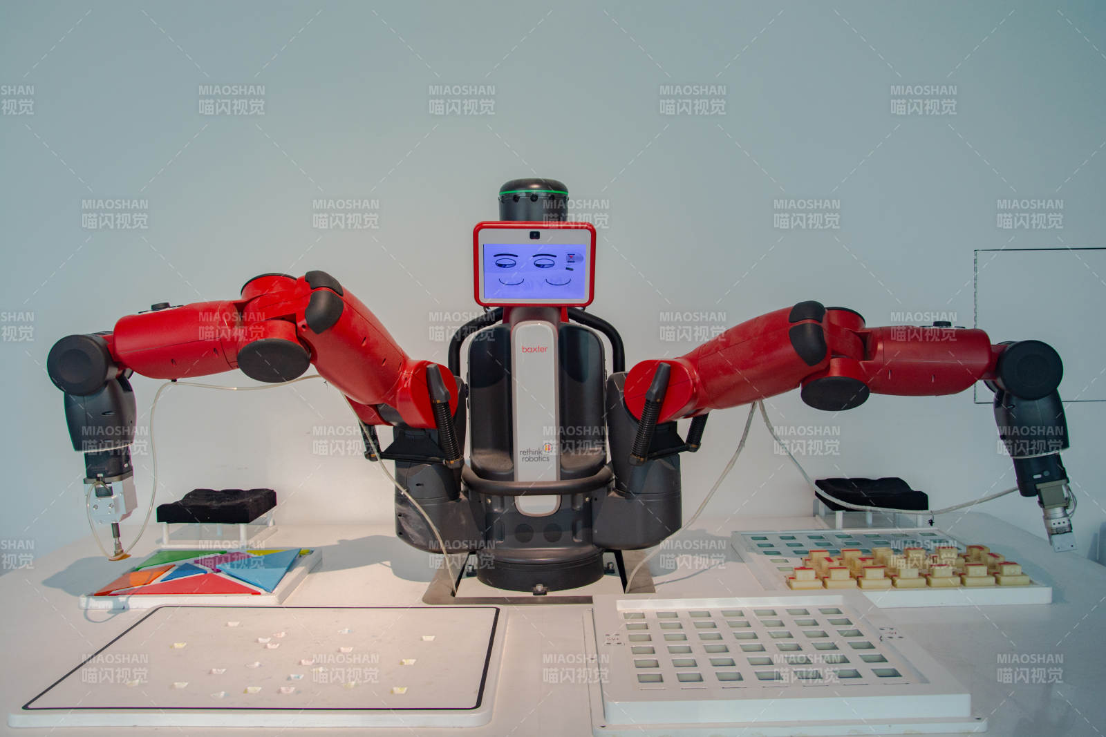 智能机器人绘画图片