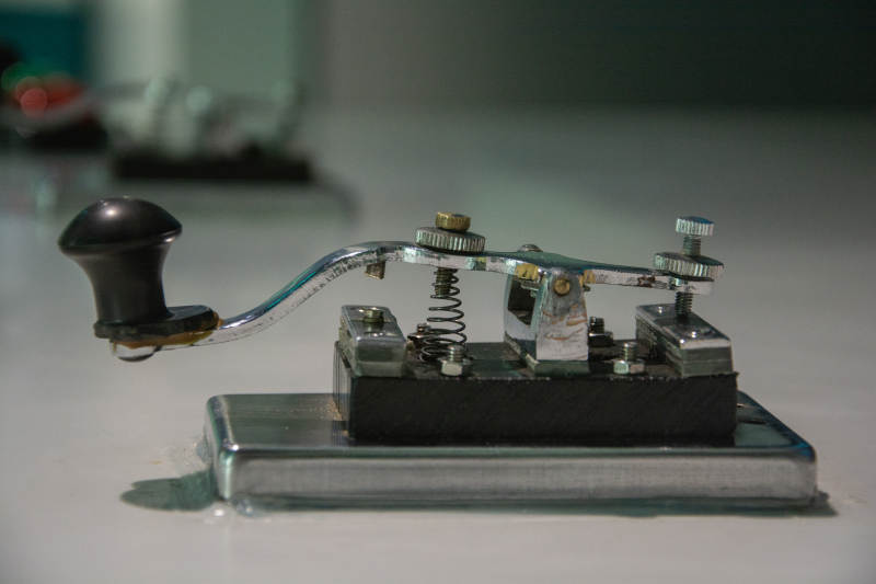 复古电报机特写图片