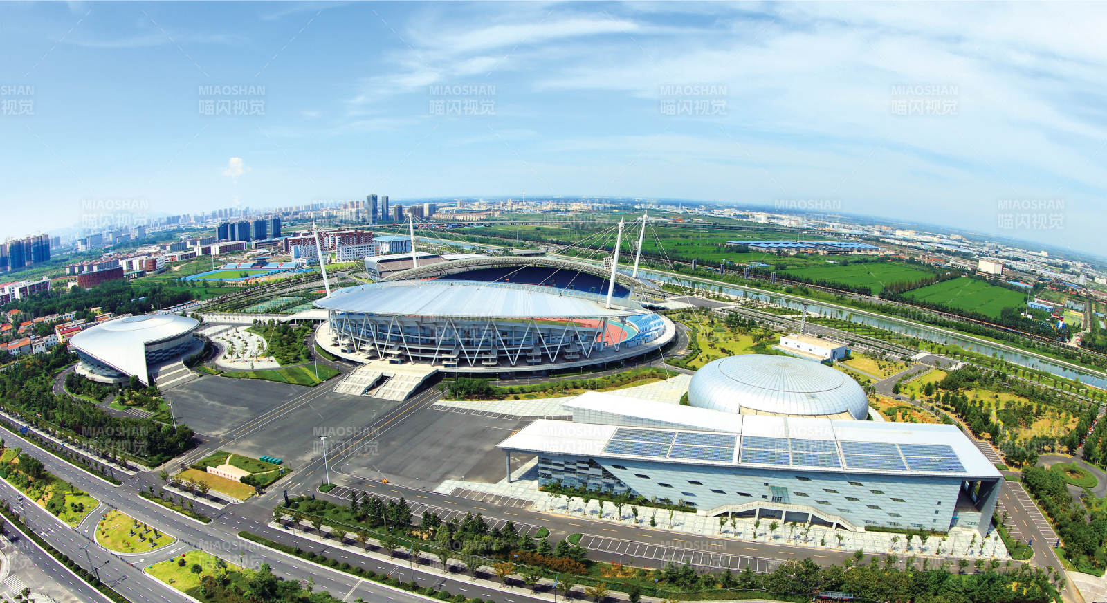 现代化体育场馆群图片