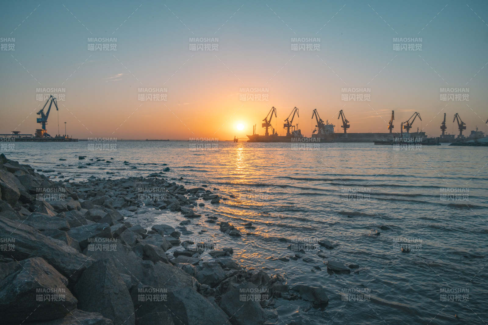 港口日落美景图片