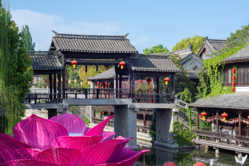 古桥花影映水乡图片