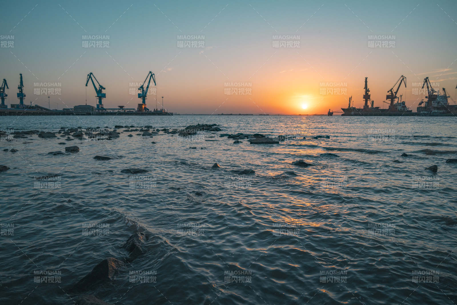 港口日落图片