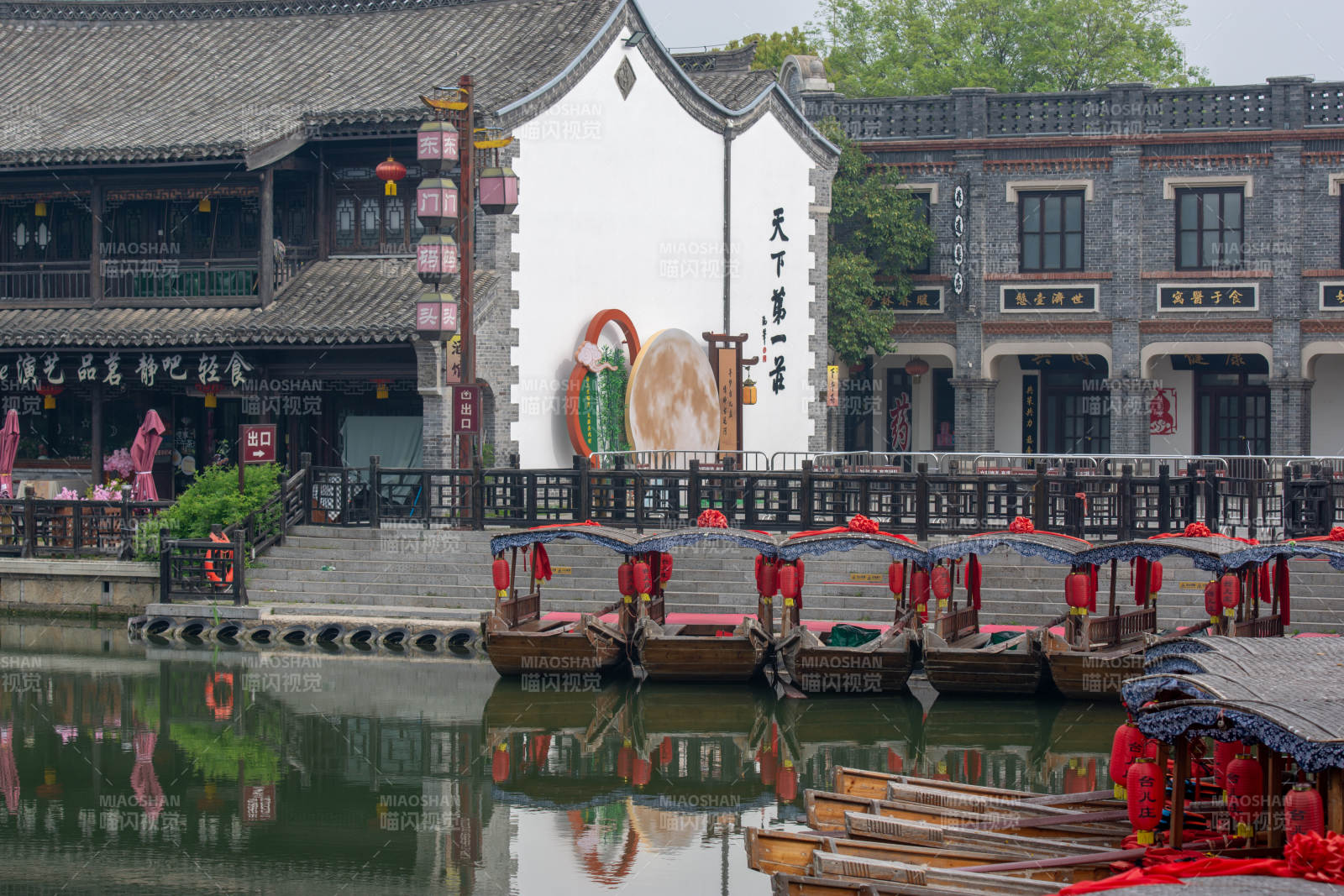 水乡古韵游船景图片