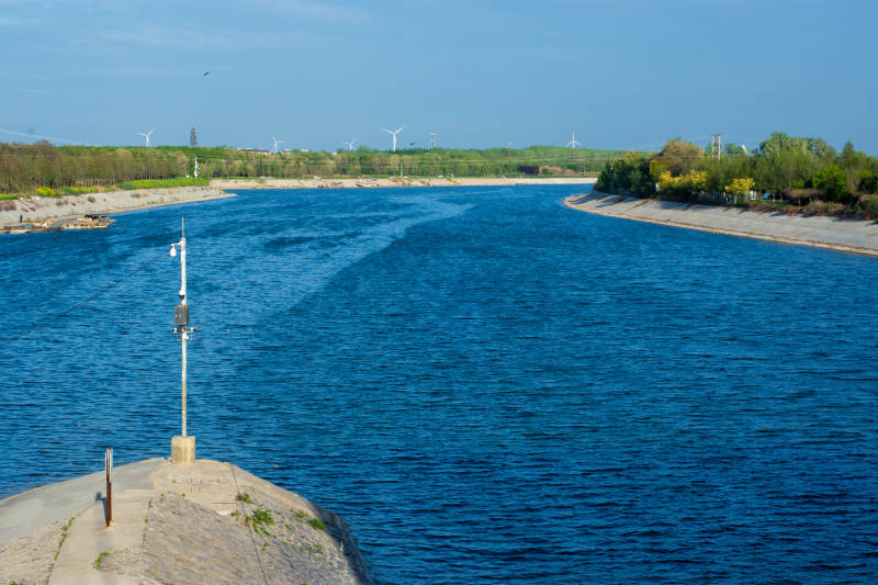 碧水长河风光图片