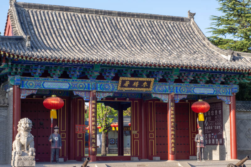 古色古香的庙宇门楼图片