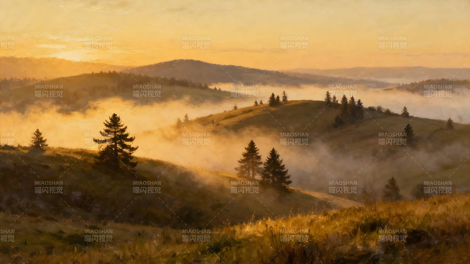晨雾缭绕山丘图片