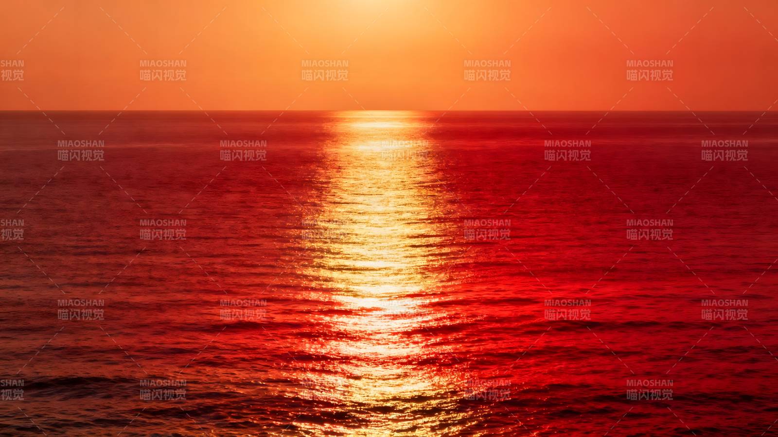 夕阳海面红光映图片