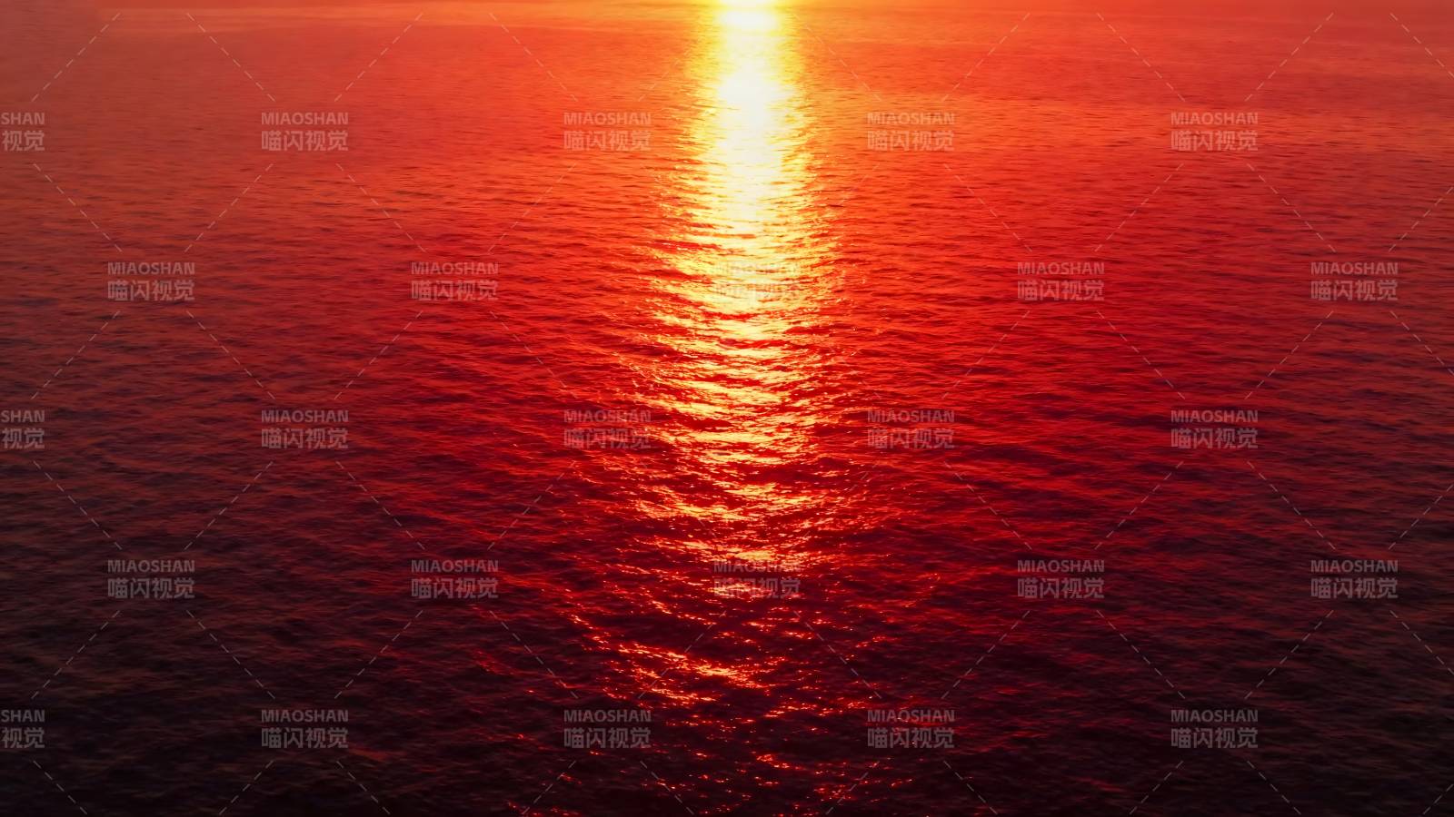 夕阳海面红光闪烁图片