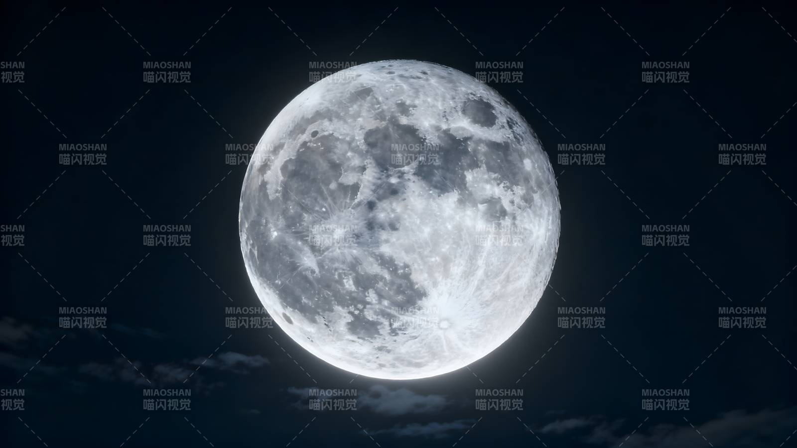 明月高悬夜空图片