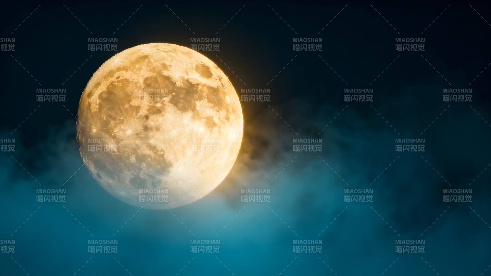 皎月映云夜图片