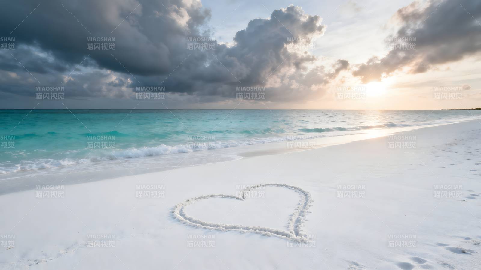 沙滩心形日落图片