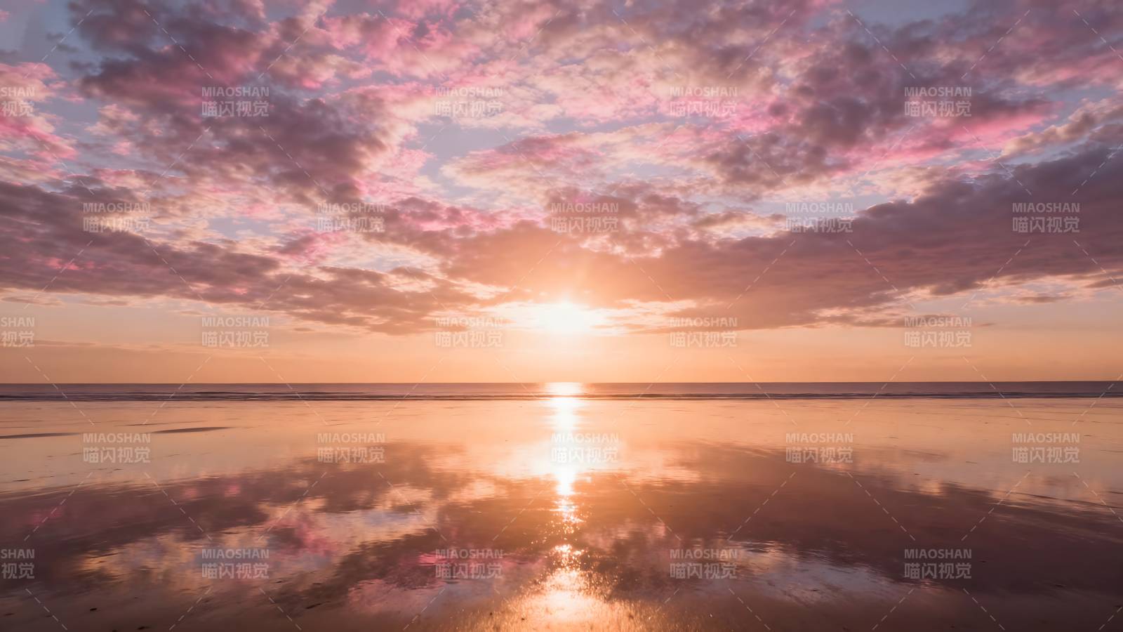 日出海面云霞映图片