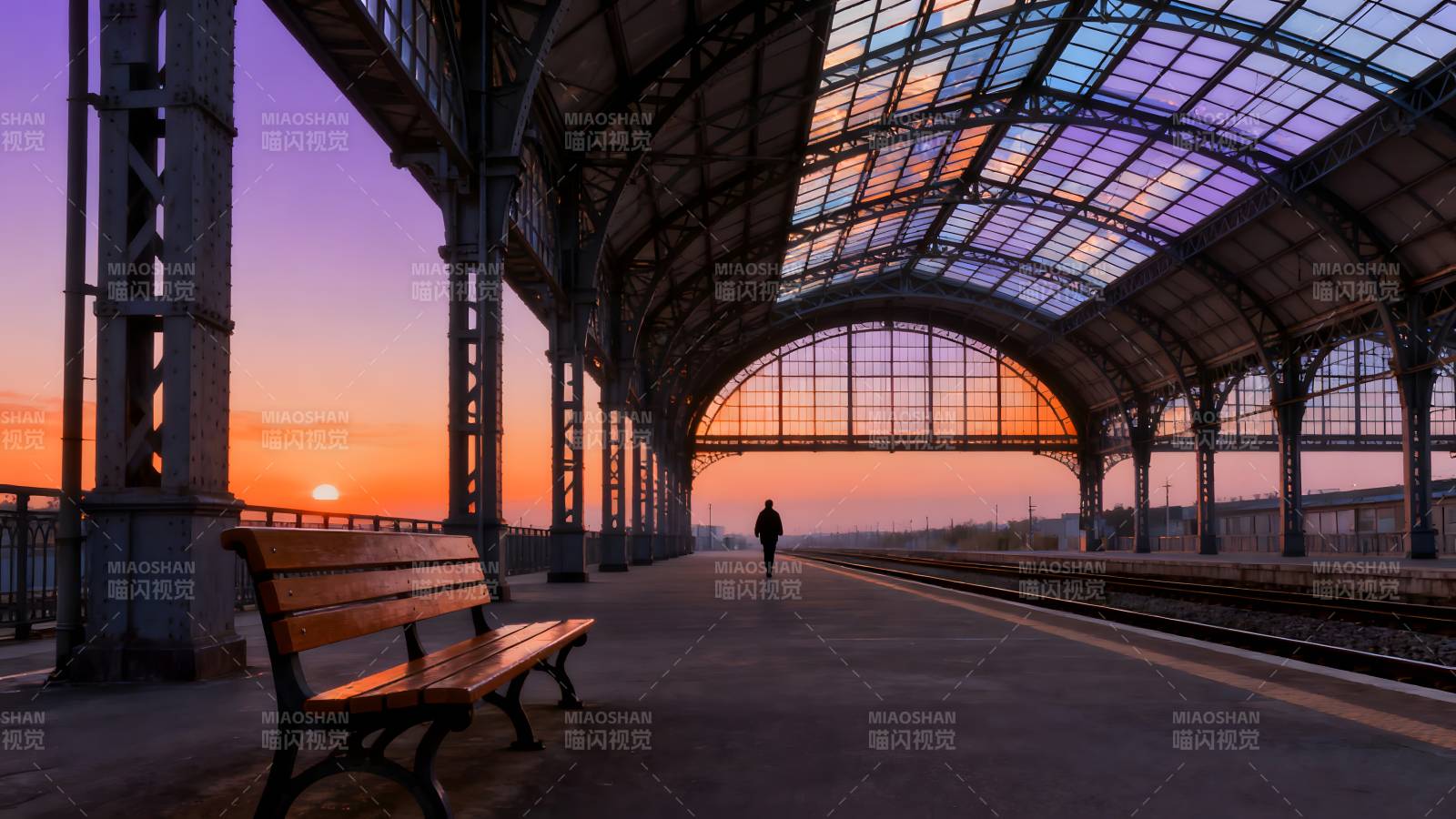 黄昏站台静影图片