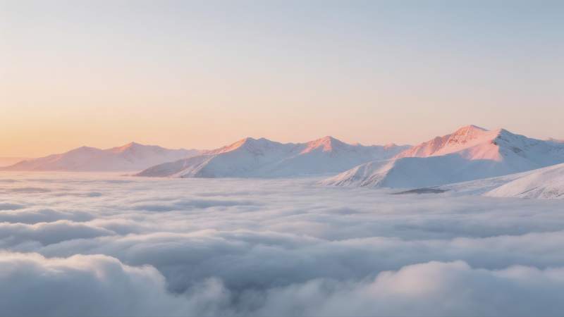 云海雪山日出图片