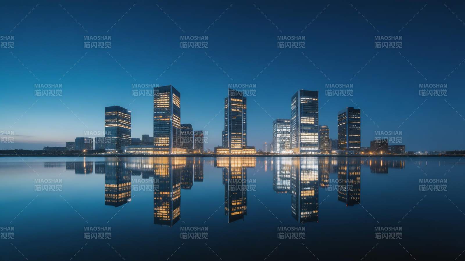 城市夜景倒影图片